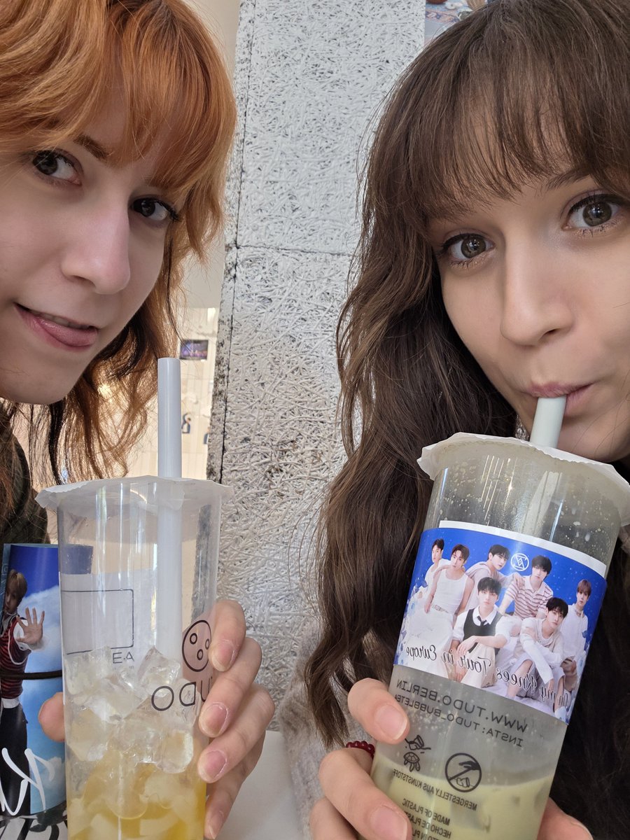vivienkiraly98's tweet photo. Had a fun time in Berlin🥰
#trendz #ㅌㄹㄷㅈ @_rosetiny @zoomin_blueset 
@TRENDZ_OFFCL https://t.co/HdvDsOWhBk