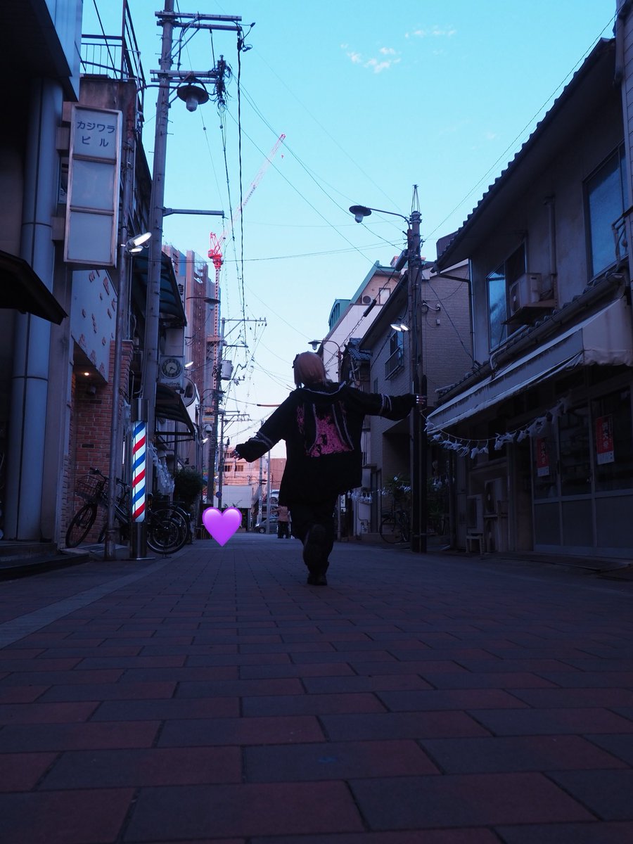 mochox2dayo's tweet photo. ⚠︎cosplay ⑩❾③❷

ｷ"ｬﾊ"♾️：🥷🧪🎀

📸：@ newrainmoon 

ｱﾆｼﾞｬが夕暮れの街で撮ってくれた🫶

#フクヤマニメ
#フクヤマニメ9 https://t.co/WnIS7Zbh99
