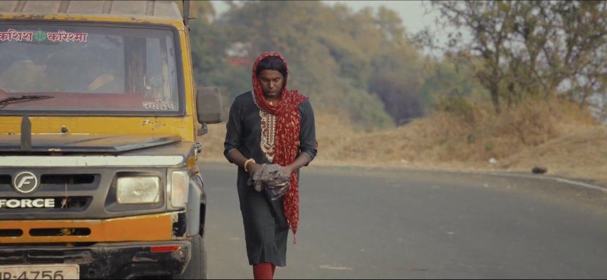 RithanKh's tweet photo. The moment Karthi sees his childhood friend in a chudidhar, something quietly shifts within him. A beautiful moment of realisation, conveyed through the slightest change in @iam_rishikanth expression.

A @karthiksubbaraj padam❤️

#DorothyOnNetflix #Dorothy https://t.co/1cvwZLI2PA