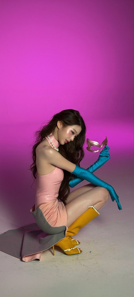 AKAone_'s tweet photo. #장원영 #Wonyoung #아이브 #IVE #배경화면 #Wallpaper #LockScreen 
Wonyoung 261022 IG Wallpaper https://t.co/vURgwWTSuR