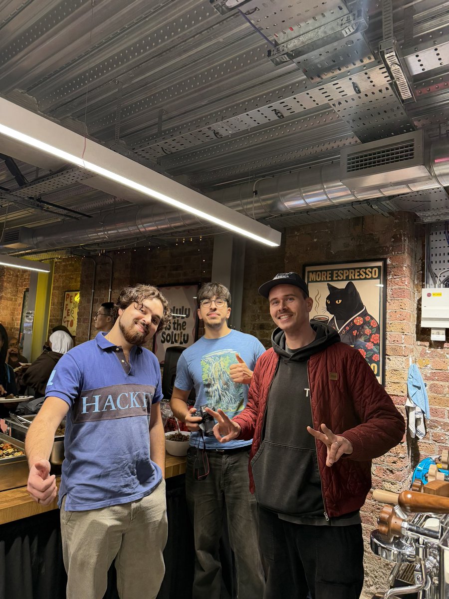 encodeclub's tweet photo. The team is readyyyy for a weekend of Encode London Hackathon!! https://t.co/QBVLXfT9qe