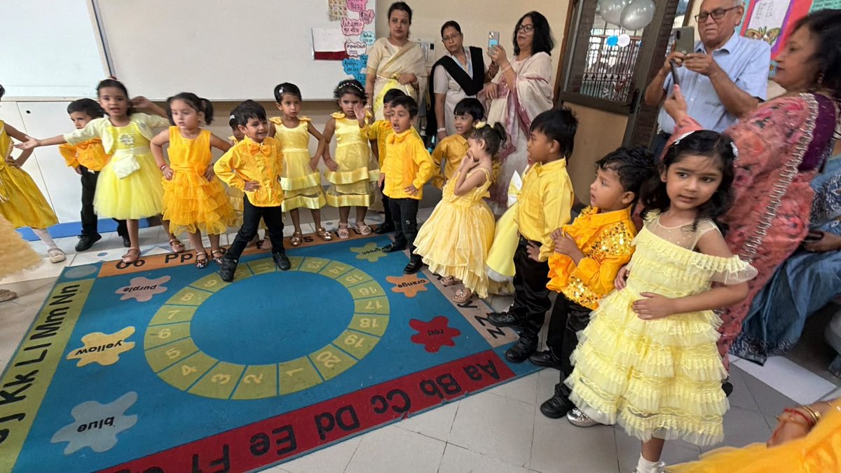 sdg4all's tweet photo. A truly heartwarming #Grandparents’ Day at @AIS, #FoundationStage, as our little ones opened a window to their world, sharing smiles, love and precious moments with their grandparents. @ashokkp @y_sanjay @pntduggal @ShandilyaPooja https://t.co/MkbIbzM0mn