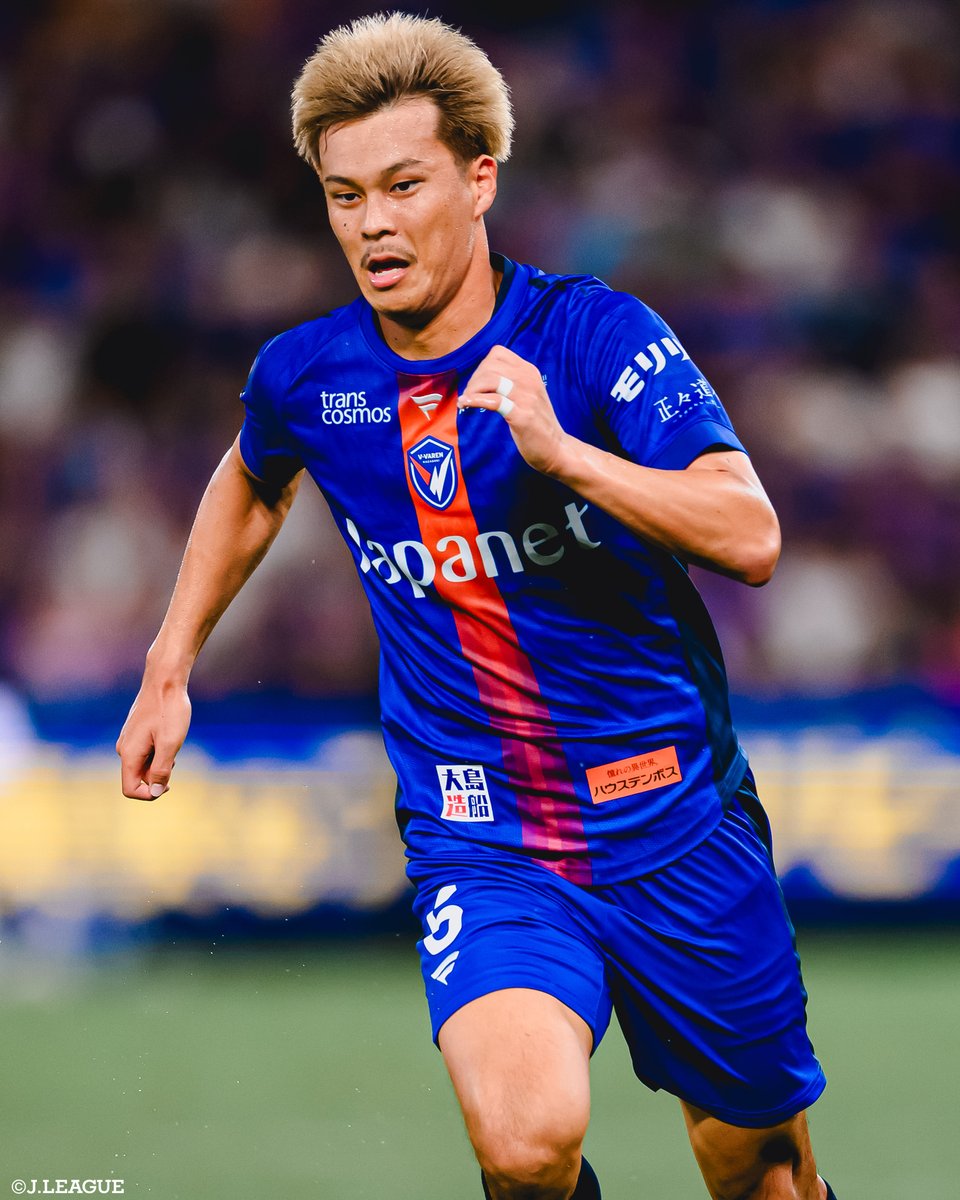 J_League's tweet photo. 🎂 HAPPY BIRTHDAY 🎂

本日10月24日は
V・ファーレン長崎
江川湧清 選手の26歳の誕生日です👏

江川選手、
おめでとうございます🎊

@v_varenstaff
#Ｊリーグ https://t.co/EEPXcPDenD