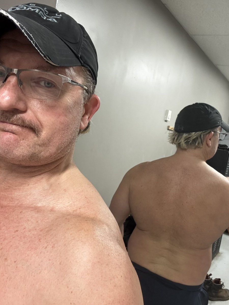 Russell_Writer's tweet photo. Made it fuckin’ happen…💪🥵🥩 #bodybuilding #weightlifting #muscle #training #swole #bulking #FridayMotivation #beastmode #beefcake #filmmaker #writer https://t.co/FEmJRL25YH