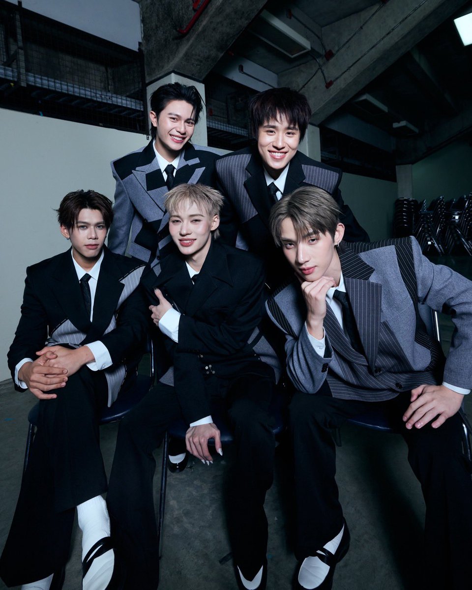 LYKNofficial's tweet photo. ARE YOU READY FOR OUR REFLEXION?
พร้อมมาสะท้อนความสนุกไปกับพวกเรารึยังครับ!
#LYKNReflexionConcertD1 🐺🪞✨

🗓️SEE YOU ON 23-24-25 OCTOBER 2026
📍 IMPACT ARENA, MUANG THONG THANI
And worldwide live streaming via TTM LIVE

#LYKN
#RISERMUSIC
#GMMTV https://t.co/mvavPFaMjz
