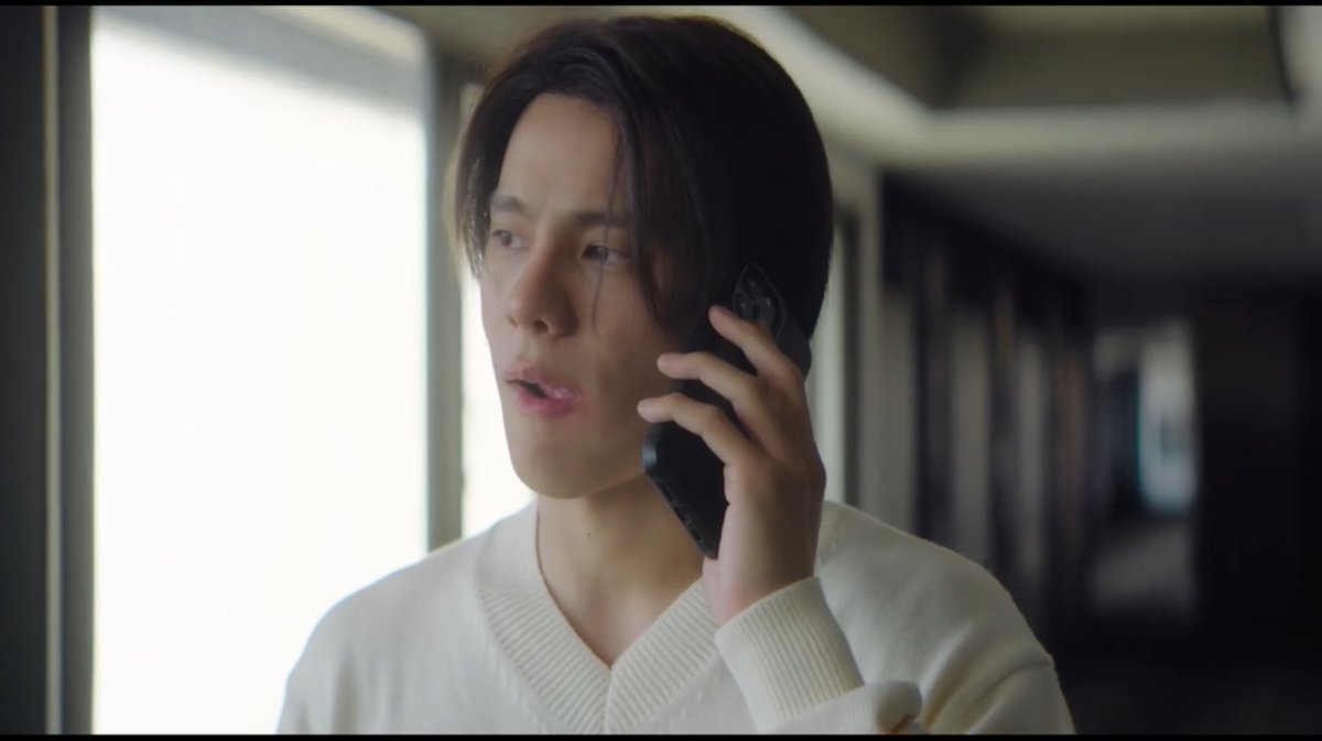 itsme_nek0's tweet photo. I think some people are getting confused because Yok and Ing being in a relationship was never part of Itt and Yok’s plan 😭 Like, do y’all really think Itt would let Yok date his brother when he’s literally INSANELY in love with him himself? 😭

MY TURN NOW
#FoolInLoveEP5 https://t.co/xnlzJ3xTdf