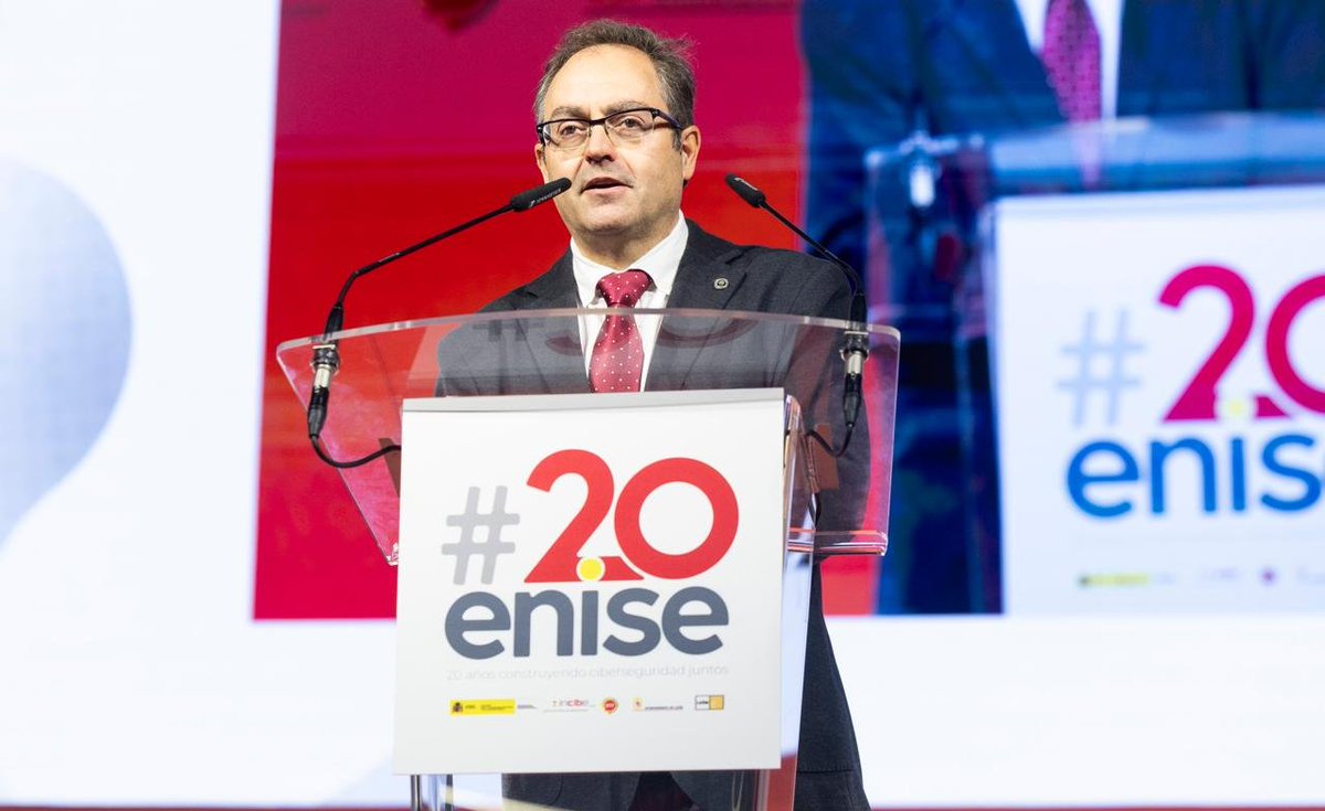 INCIBE's tweet photo. Félix Barrio, director general de INCIBE, clausura #20ENISE: «Desde INCIBE, seguiremos trabajando para impulsar el talento, la innovación y la colaboración para fortalecer un ecosistema capaz de generar nuevas oportunidades y contribuir a una sociedad digital más segura». https://t.co/yuyzzT4pS8