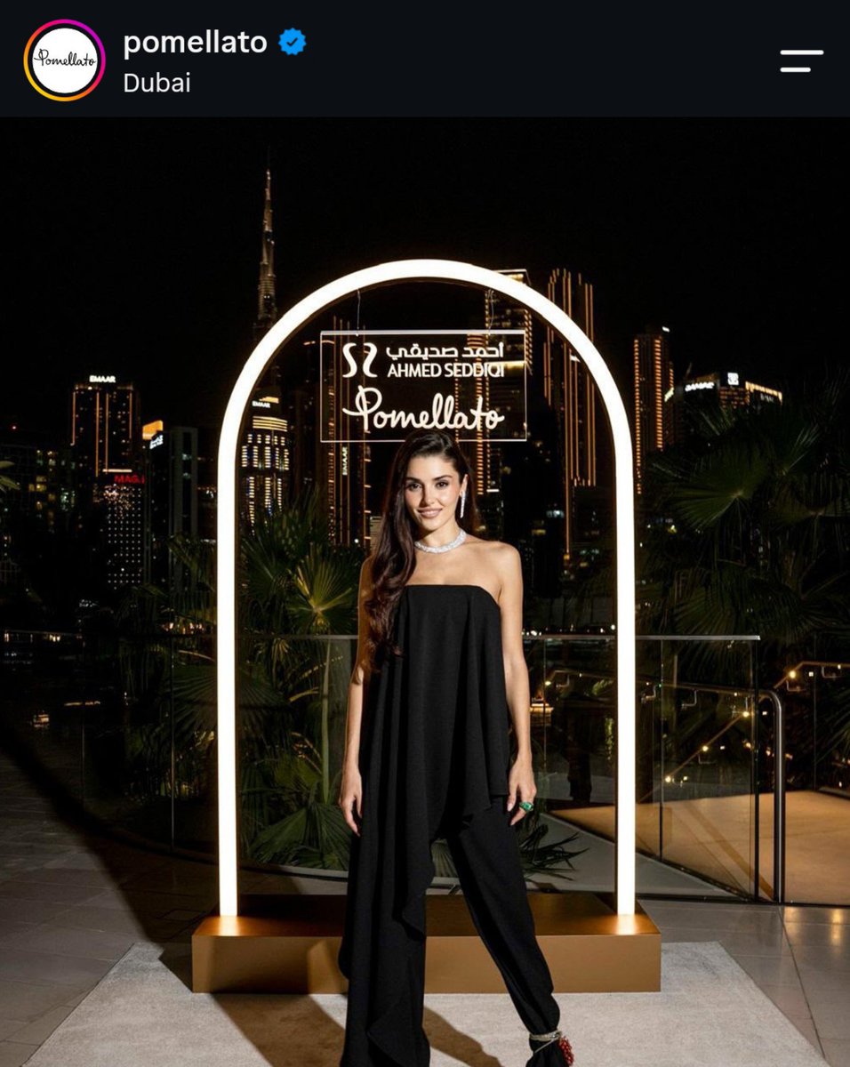 DailyHandeErcel's tweet photo. İtalyan mücevher markası Pomellato global marka elçisi #HandeErçel'i paylaştı🌟
"Dubai'de Pomellato Elçisi @HandeErcel ile iş birliği içinde hazırlanan, beş yaratıcı ismin eserlerinden oluşan bir seçki, Iconica ve Maison'un yüksek mücevher kreasyonlarıyla birlikte sunuldu."💎 https://t.co/4bFkIVYeZ9