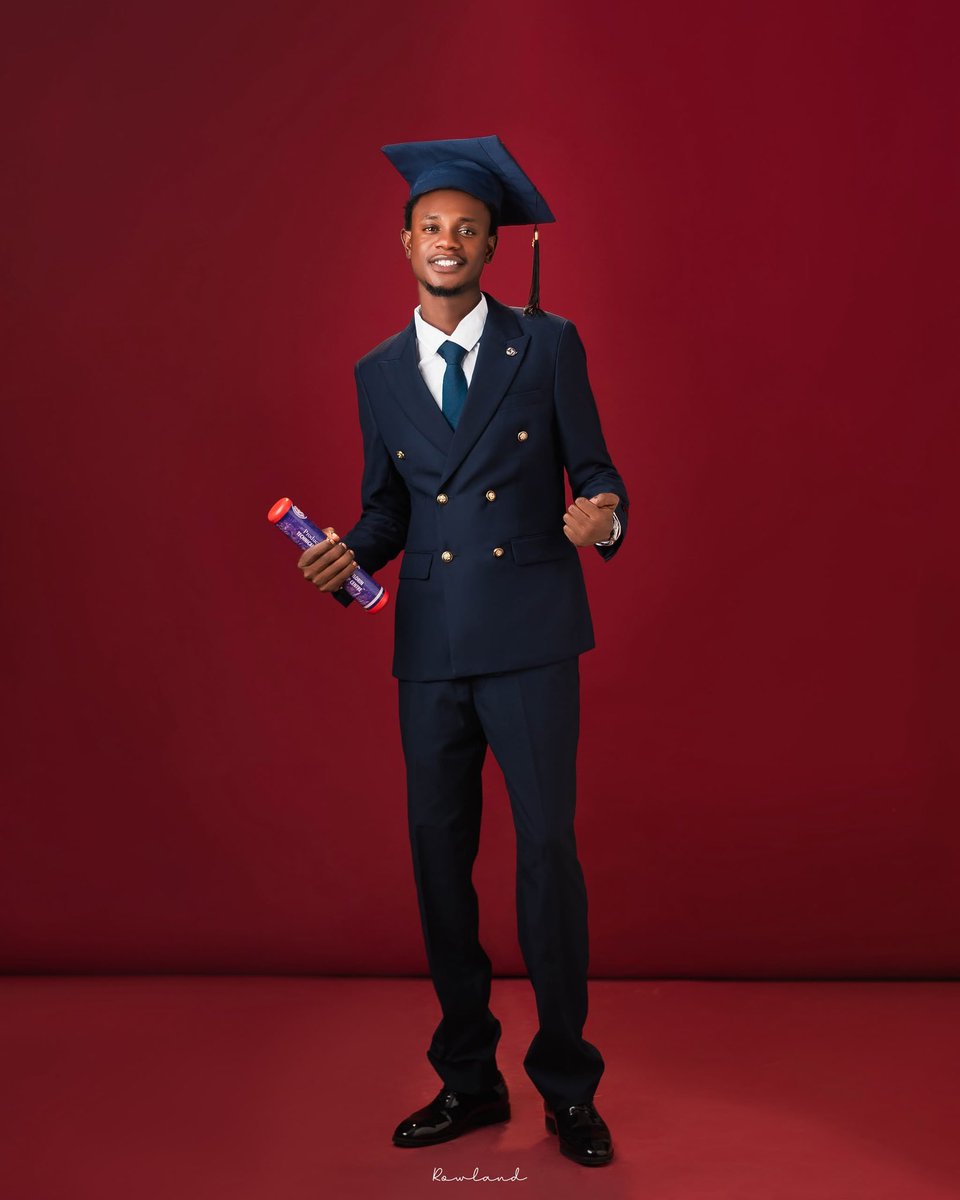 Topboy4199's tweet photo. Alhamdulillah……graduated! 👨‍🎓🎓❤️

#UNILORIN41stConvocation #convocation https://t.co/97cWBPBSdD