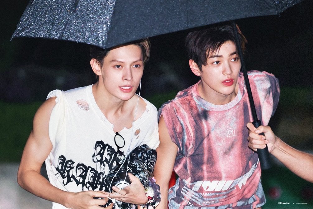 yufnvoid's tweet photo. idk but keonho and james visual combination is truly lethal truly one of the best collective facecard ive ever seen the visual duo indeed https://t.co/VYIjVtpls2