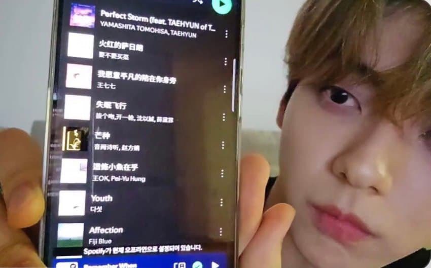 Dd3tyaoDd's tweet photo. 플리에 중국어 노래밖에 없을정도인데 중국 어플 못할건 뭐겠음 
중국인 아이돌이랑도 친목하고 다같이 중���여행도 갔는데 https://t.co/WBkipDMjxf
