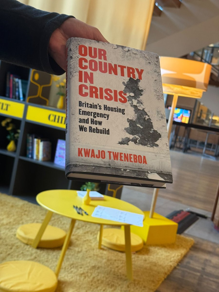 FloEshalomi's tweet photo. Great to see the London Literature Festival Book Swap underway at the Southbank Centre📚

The Book Swap is open until Sunday 1 November, with something for all ages to bring and share. Full details here: https://t.co/LOXfaO7eKs

Check out the book that I chose and why below 👇🏾 https://t.co/qelXmUzonB