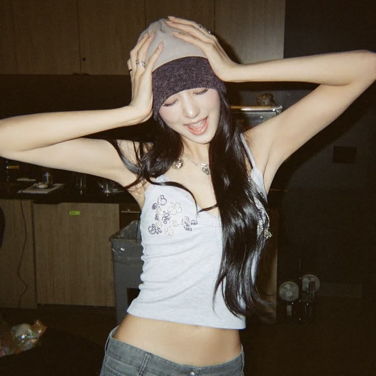 gitaezy's tweet photo. [ day 2] 

hii! i'm andrea n i'm  looking for moots! 

— filo, she/her
— not a minor
— mostly girl groups : meovv &amp; aespa ult
— not new to #kpoptwt &amp; #stantwt 

like/retweets are much appreciated ! https://t.co/oMDCRGfMm8