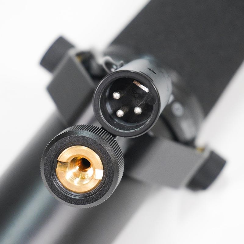 PowerRec's tweet photo. ◤中古品情報◢

#SHURE  #SM7dB が委中古品で入荷いたしました🎉

SM7B譲りの滑らかで温かみのあるサウンドに、最大+28dBのゲインを備えたShure独自設計のプリアンプを搭載したダイナミックマイクロホン。+18dB／+28dBのゲイン切り替えとバイパス機能により、配信やポッドキャストから楽器収音まで幅広く対応します‼😍

カーディオイド指向性によって周囲のノイズを抑え、声をクリアに収音。低域ロールオフやプレゼンスブーストも設定でき、+48Vファンタム電源対応のXLRインターフェースと組み合わせることで、外部インラインプリアンプなしでも必要なゲインを確保できます‼

商品ページはリプ欄から💁‍♂️

#レコーディング #DTM #シュアー #ダイナミックマイク