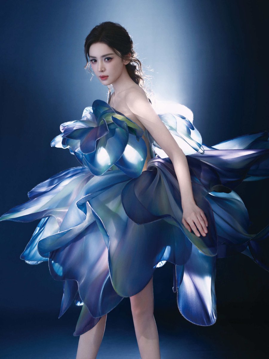 centlookbook's tweet photo. #Nazha 娜扎 in Maison Met Couture FW25 for the 2026 VOGUE Forces of Fashion Gala https://t.co/hJmRXkM8pX