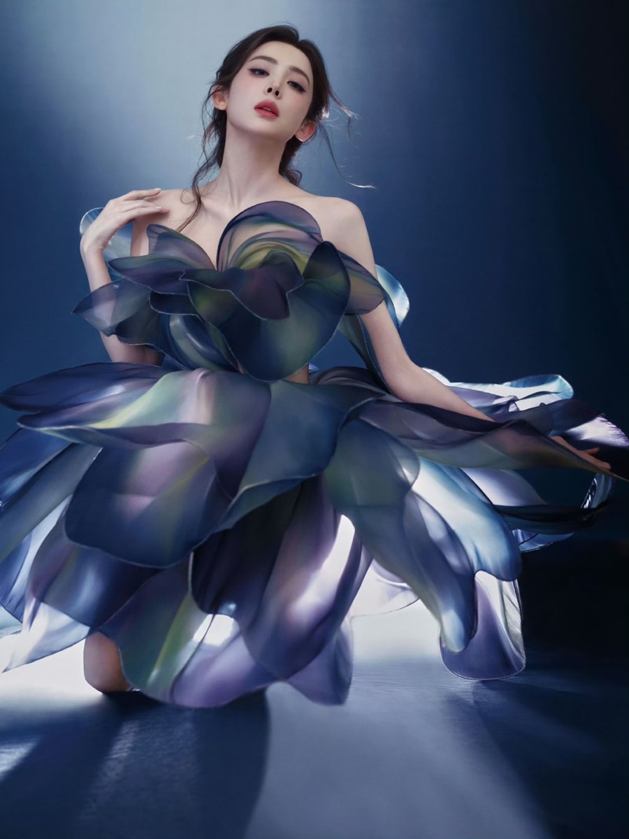 centlookbook's tweet photo. #Nazha 娜扎 in Maison Met Couture FW25 for the 2026 VOGUE Forces of Fashion Gala https://t.co/hJmRXkM8pX