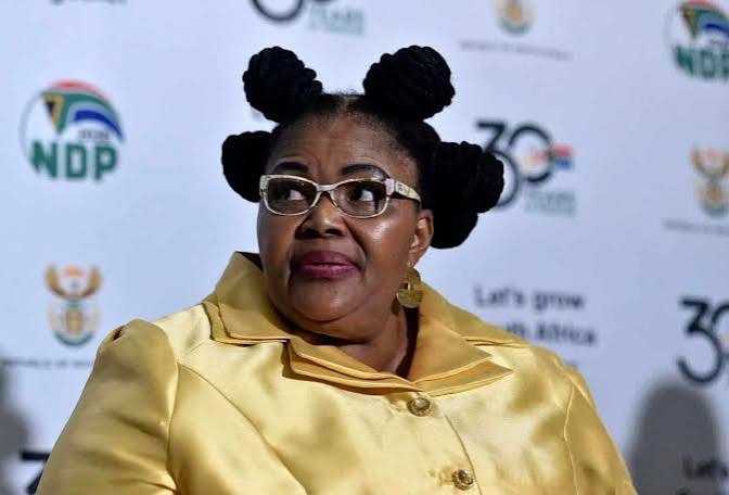 MaxPatricius's tweet photo. 😡😡😡😡 Johannesburg is without water!!
YES, the whole city.......
First they said that the water is contaminated. 
Then Pretoria was fed sewage water to drink.....
Then we heard their chlorine was finished.......
Now there's reports of sludge buildup. 🤢🤢🤮🤮
Rand Water is silent......
The Minister is silent.......
Water pumps are turned off and reservoirs are running empty. 
Thank you corrupt ANC, DA, EFF, PA, ACTION SA, and GNU. 
Your corruption, inability, uselessness and elite lifestyles, screwed us royally.