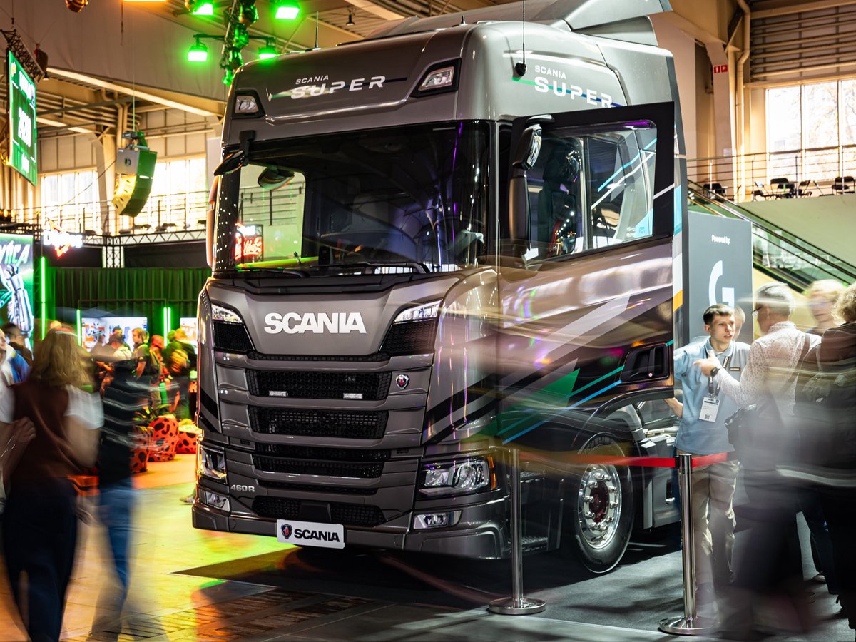 SCSsoftware's tweet photo. Day 1 of @PoznanGameArena is in top gear! 🚛💨

Get behind the wheel with @LogitechG, try out our upcoming DLCs, grab some free swag, &amp; even get up close with a real @ScaniaPolska Super! 🙌

Come say hello and find us in Hall 5! 🇵🇱 https://t.co/aGtQwEI3rj
