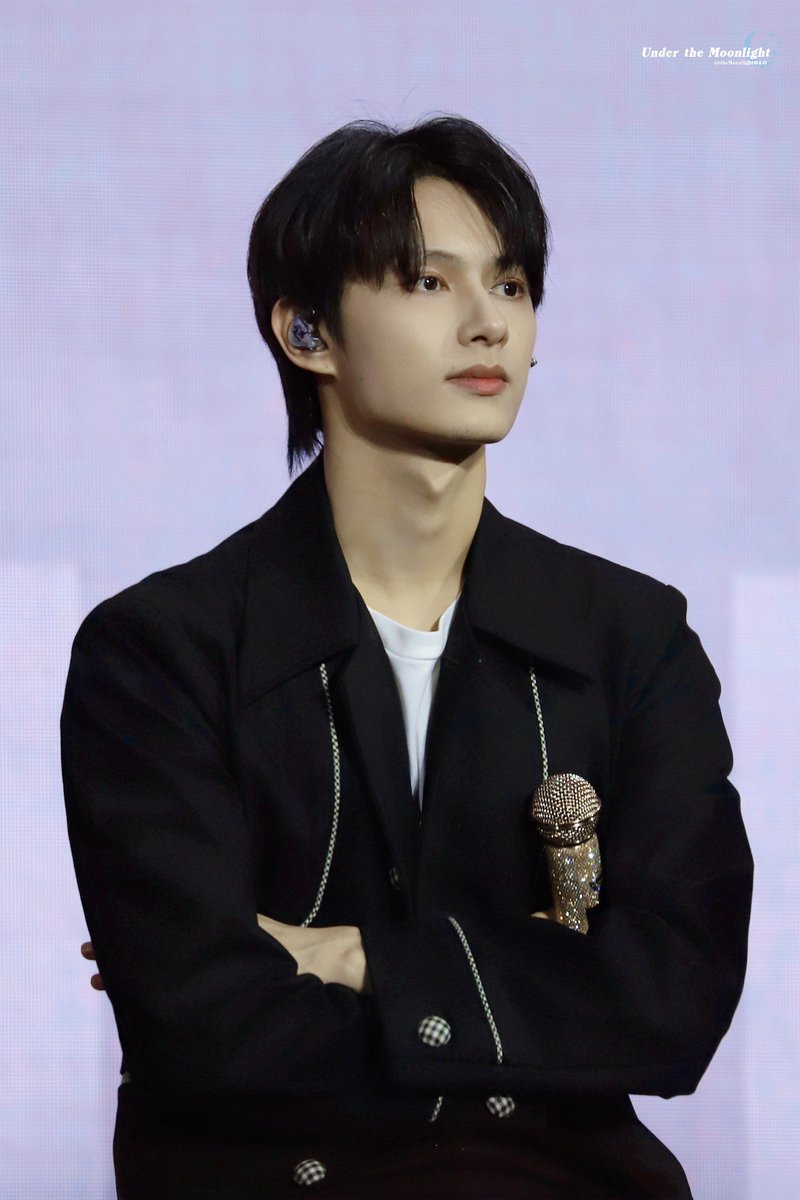 theMoonlight610's tweet photo. 240504 GV

#준 #준휘 #문준휘 #文俊辉 #JUN #ジュン
#세븐틴 #SEVENTEEN https://t.co/GJ1pVR6kl0