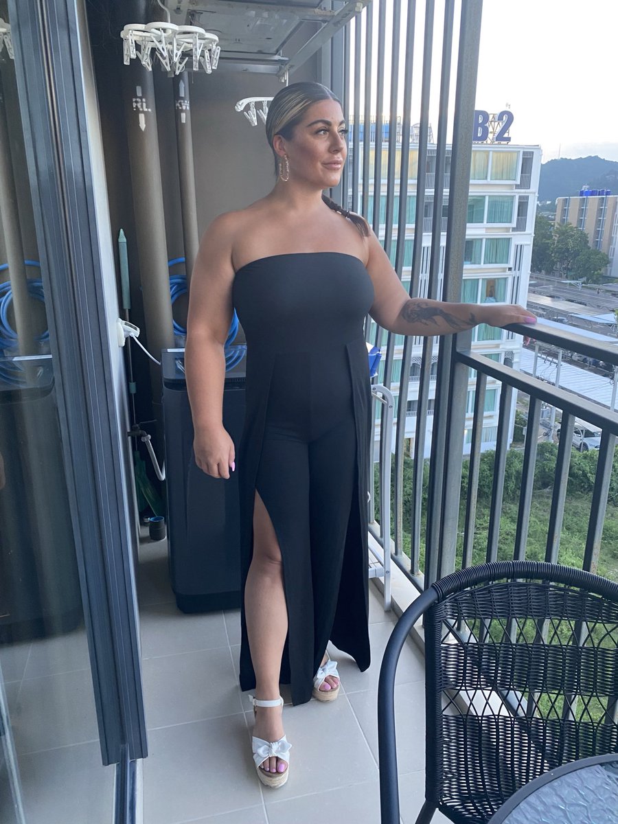 bratgalrhirhi2's tweet photo. Send for your queens food and cocktails this evening findom 

Be a good cuck and pay for my date night x https://t.co/33usNYtMPl