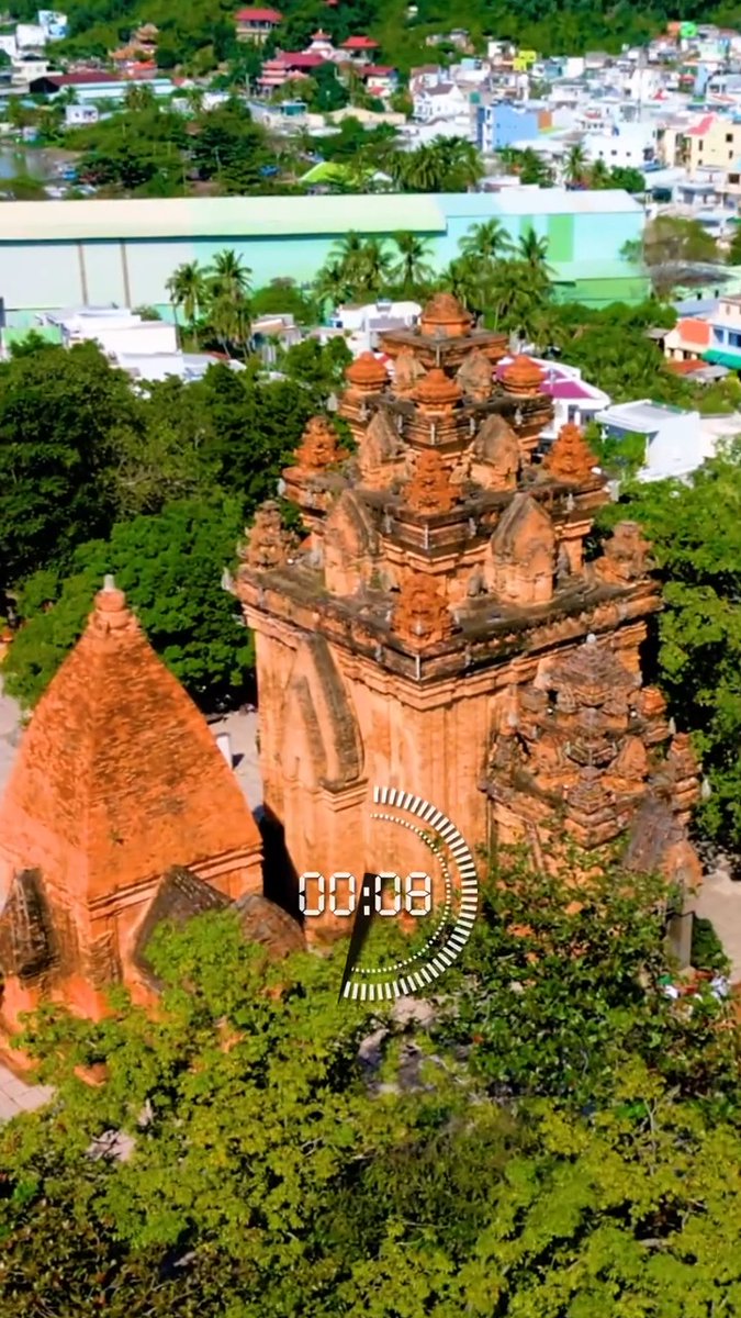 Yerlixesay's tweet photo. From North to South Vietnam in 15 seconds, ending with a radiant smile makeover in HCMC. Finish your journey with fast, painless, world-class dental care at Cheer Up Dental Clinic. DM to book before heading home. https://t.co/8wn7vESARj