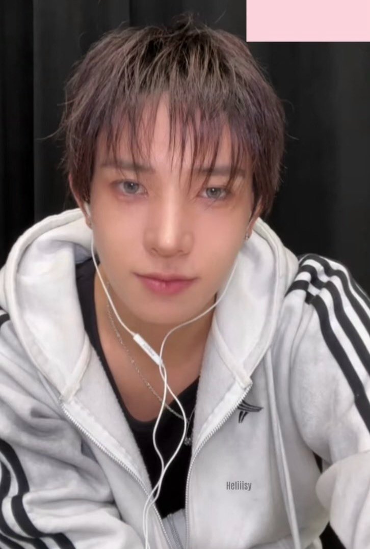 by_seung's tweet photo. 얼굴��이뽀 미친 https://t.co/vPMoW2j90R