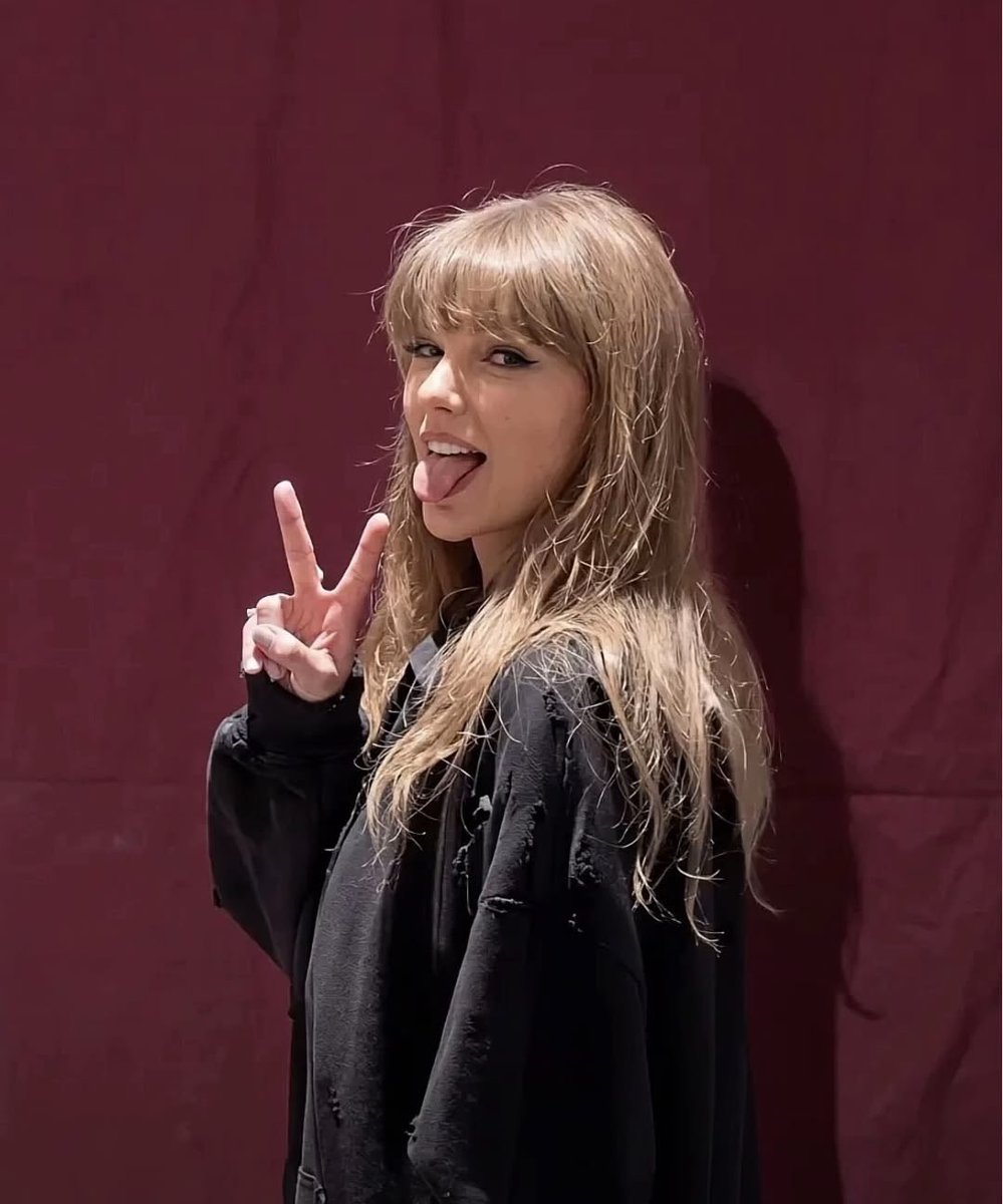 cozybookwormxo's tweet photo. how pinterest sees me
tattoo / outfit  / aesthetic / idol https://t.co/Ff9LId2Rf3