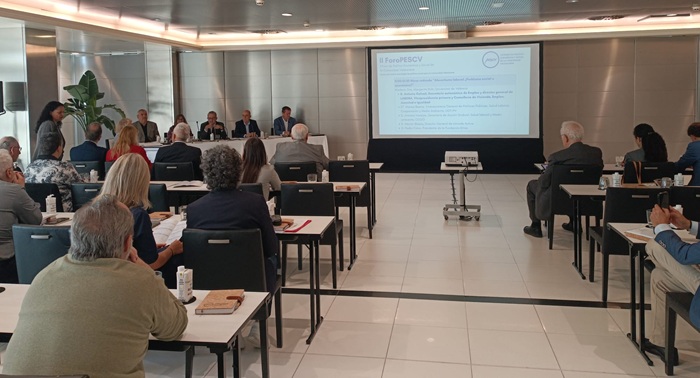 UGTPV's tweet photo. 🗣️ Marisa Baena, vicesecretaria general de #UGTPV, participa en el II Foro de Política Económica y Social de la CV, en la mesa sobre absentismo laboral.

Frente al absentismo, más prevención, mejores condiciones laborales y protección de la salud de las personas trabajadoras. https://t.co/3CHW1kaQPG