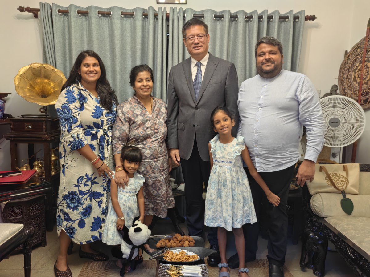 ChinaEmbSL's tweet photo. Ambassador Wei Huaxiang met the family members of Hon. R.G. Senanayake, former Minister of Trade and Commerce, who signed the Rubber-Rice Pact in 1952 with China. Will never forget our old friends. May the traditional friendship between our two countries be passed down from generation to generation!