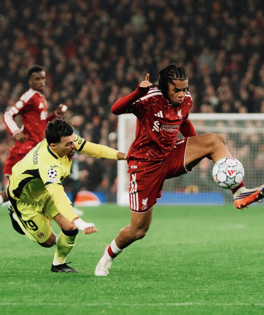 anfieldium's tweet photo. 📊| Rio Ngumoha wykonał w tym sezonie Ligi Mistrzów więcej udanych dryblingów (18) niż cały Man United (17) i Arsenal (16). [@WhoScored] ✨

#LFC https://t.co/hm2FMKVYxI