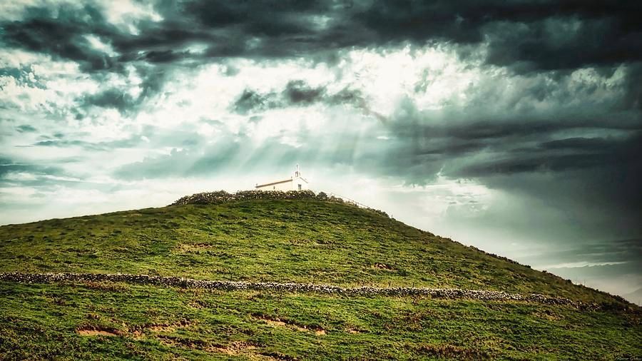 marco5ales's tweet photo. Hermitage at the top of the hill. Ermida no topo do monte in Azores Terceira... 
ArtPrint here:  https://t.co/eYWxTcqqvM

#vintage #landscape #skyline #nature #sky #WallArt #Photography #AYearForArt #BuyIntoArt @marco5ales https://t.co/9d7P6tU87o