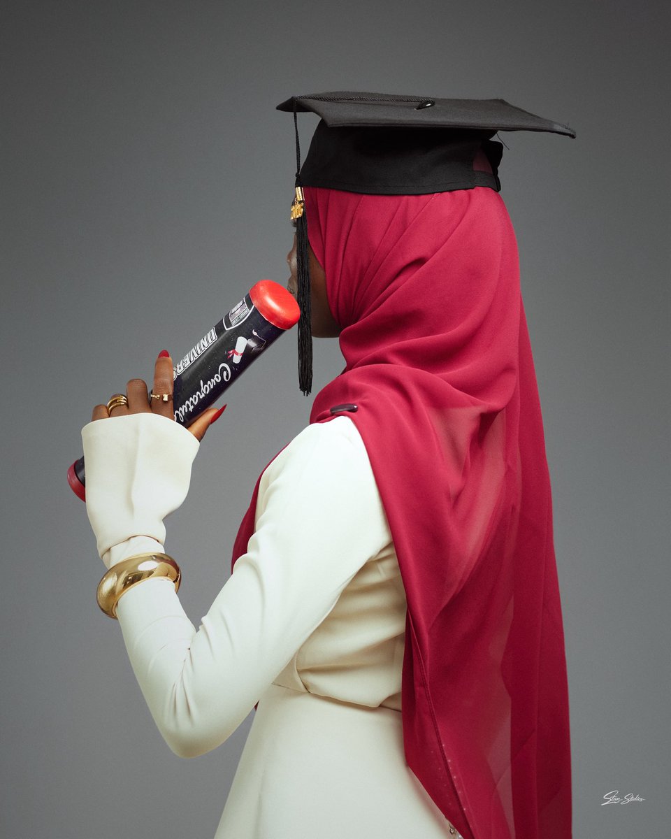 qqawiyyah's tweet photo. B.Ed. Educational Guidance and Counseling
University of Ilorin 🎓
Second Class Honours (Upper Division) 🥹

Alhamdulillahil Rabbil Al’aamin✨

Officially an alumnus of University of Ilorin! 

#UNILORIN41stConvocation https://t.co/RvYqYa5xso