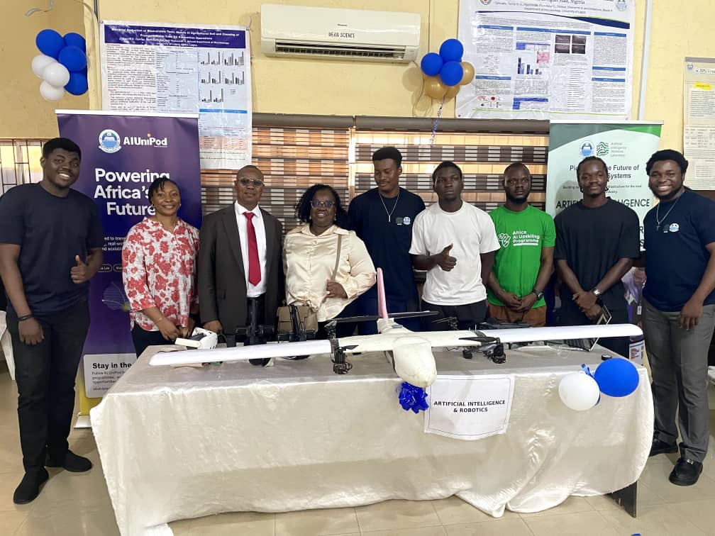 aiunipodunilag's tweet photo. From autonomous drones to intelligent robots and immersive VR, AI UNIPOD brought innovation to the global stage at UNILAG’s International AI Week. 🌍

Showcasing the future of AI, one innovation at a time.

#InternationalAIWeek #AI #Robotics #UniversityOfLagos https://t.co/szasSH505a