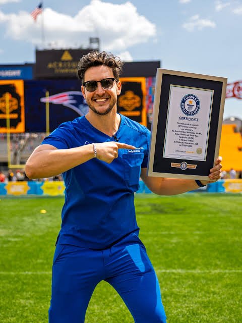 DoctorMikhd50b's tweet photo. We officials have Guinness worldrecord https://t.co/Wjv57gp5m8