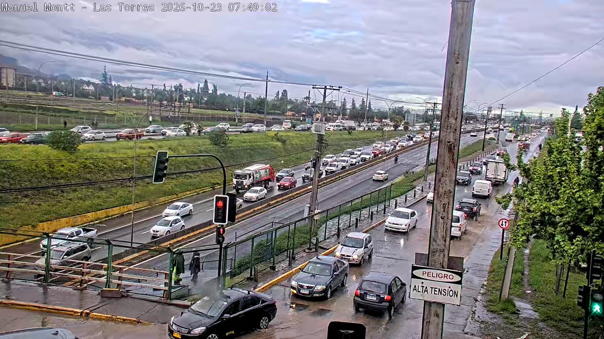 TTIOhiggins's tweet photo. Atención (07:52 h) Precaución, tránsito lento en Ruta Travesía dirección al Norte altura de Paso bajo nivel de Las Torres #Rancagua https://t.co/WYbxy40C5D
