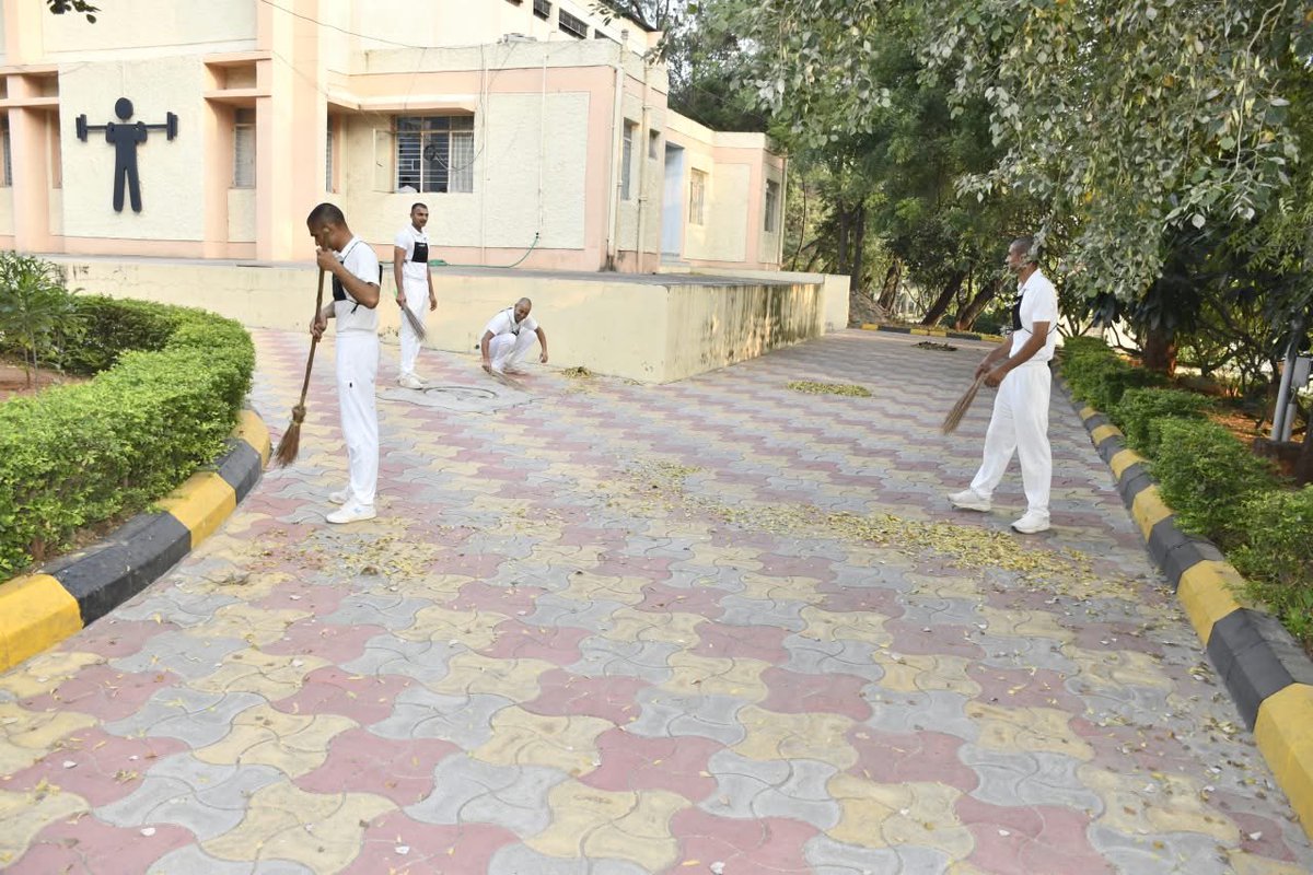 CISFTraining's tweet photo. 🌿🧹 A CLEANER CAMPUS, A BETTER ENVIRONMENT | CISF NISA

Reaffirming its commitment to cleanliness, CISF NISA, Hyd, continues to undertake activities under Special Campaign 6, focusing on campus upkeep and the promotion of hygienic surroundings! 🇮🇳

 #SpecialCampaign6 @CISFHQrs https://t.co/IOu0Uhgqz0