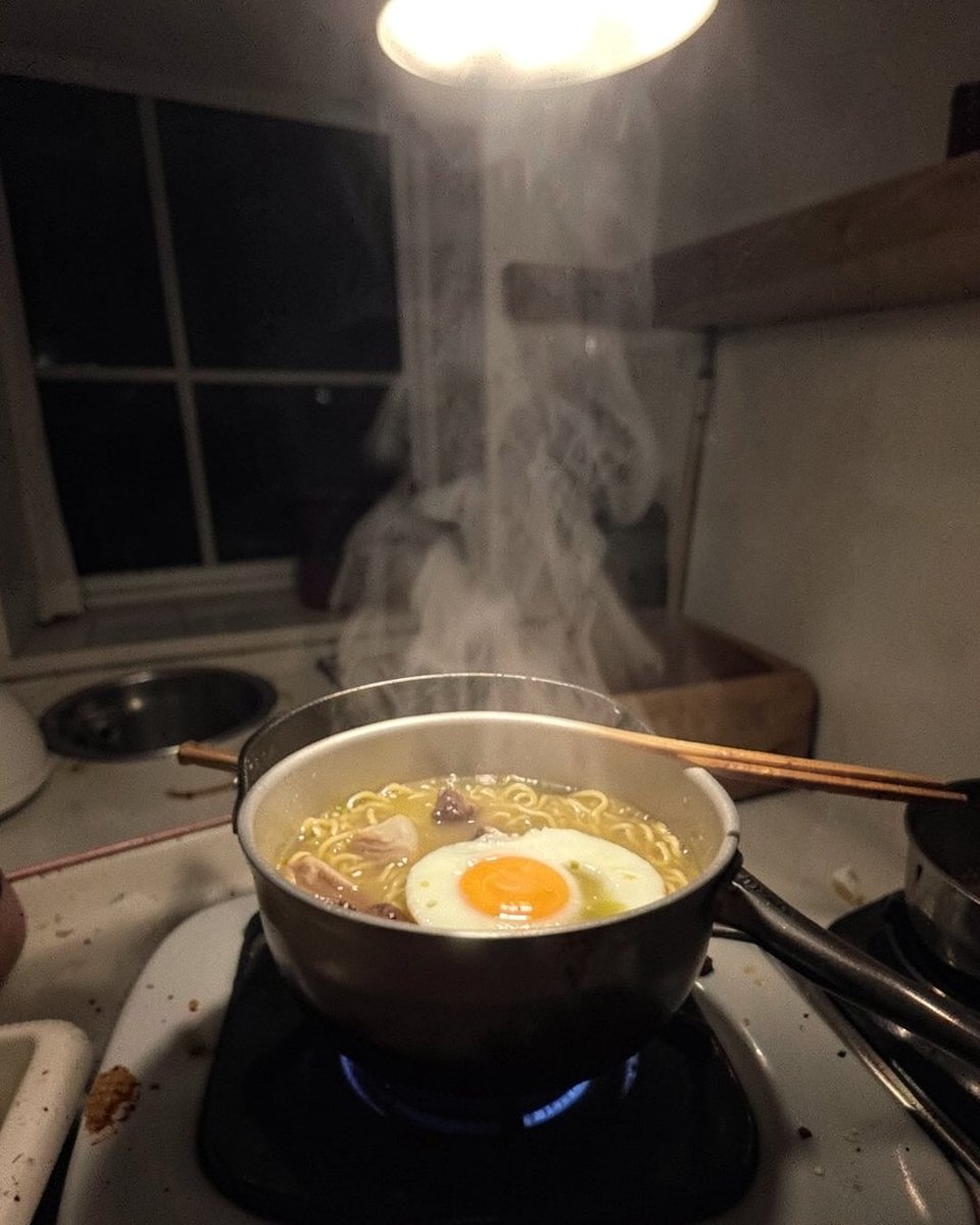wonjindev's tweet photo. 불금 저녁 라면 끓이는 중
회사 노트북은 가방에서 안 꺼냈음
주말 계획도 없음 https://t.co/1b1bkExpZ3