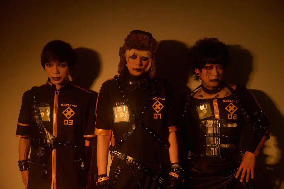 realsoundjp's tweet photo. ▂▅▇ メトロノーム インタビュー ▇▅▂

🔗https://t.co/wYZJRcwA1O

メジャーデビュー10周年で回帰した“若さ”と“勢い”
新アルバム『無限×変転=1.44』と来たる結成30周年を語り尽くす！
#メトロノーム @meto21_com 
@kobashara @ada_fukusuke @riu61 https://t.co/g3mDLT3wNJ