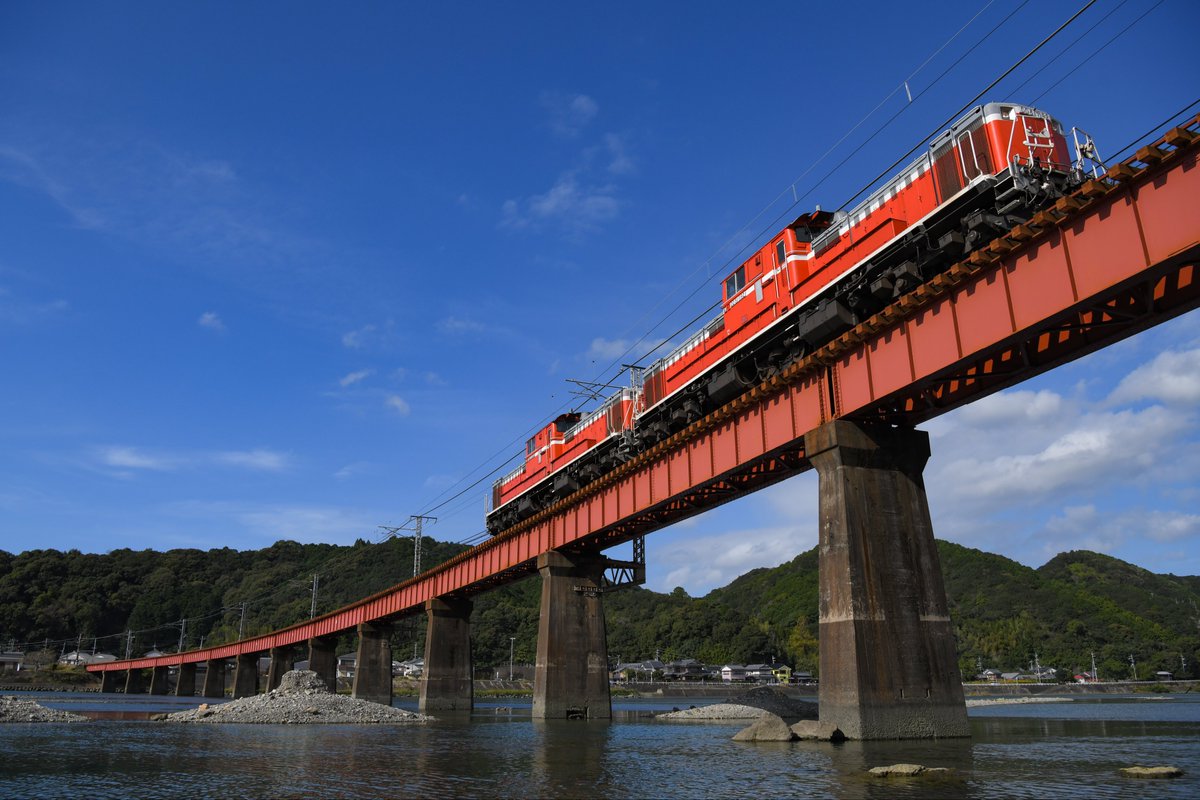 WRX_D850's tweet photo. 10/18、22
古座工臨
DD51-1192+DD51-1193+チキ2

往復ともに天候に恵まれました☀️
紀南で凸凸が拝めるのも最後かもしれませんねぇ… https://t.co/Cgkdb18Ypy
