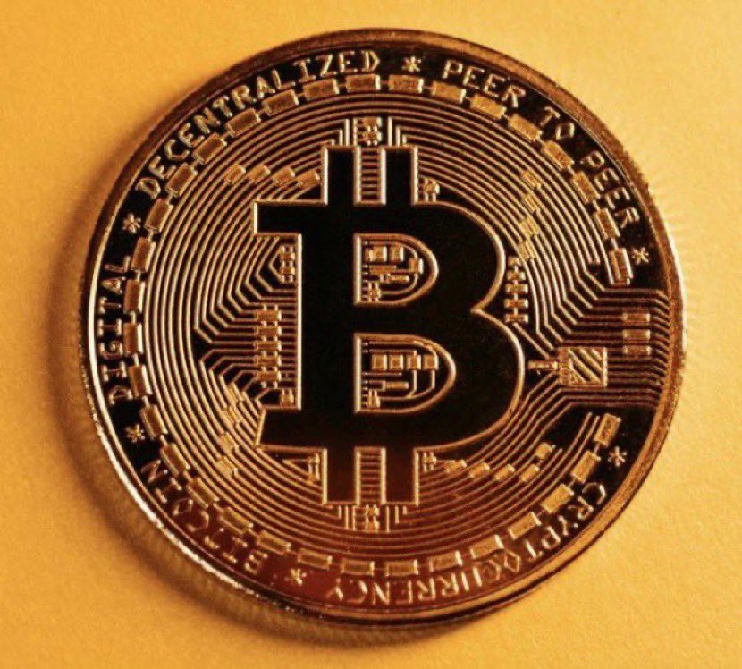 cryptorover's tweet photo. 🇺🇸 The White House is working on a strategic Bitcoin reserve. 

BE MORE BULLISH 🚀 https://t.co/sXWO8RcN0c