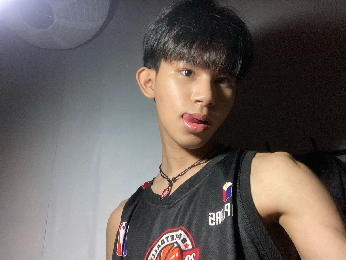 d4neez_'s tweet photo. okay, i'm back again! https://t.co/pT9MaN82nz