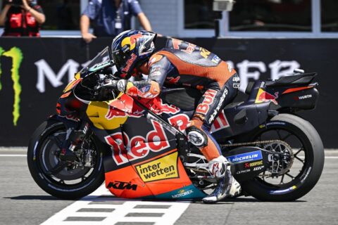Paddock_GP's tweet photo. MotoGP : KTM a gagné en qualification ce qu'elle a perdu au départ… et Aki Ajo reconnaît un problème
https://t.co/wPQrHqtnj3 https://t.co/SquyfU5FbO