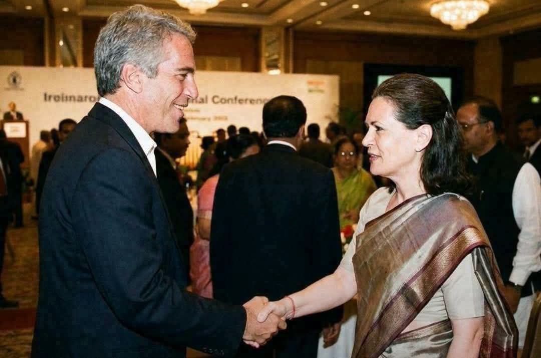 Sanjay27200251's tweet photo. @RDXThinksThat @VPIndia @loksabhaspeaker @PMOIndia @KirenRijiju @AshwiniVaishnaw @amitmalviya @NitinNabin @deepakmhaskey @AmitShah @DrSJaishankar इटालियन Lady enjoying with xxxBoy https://t.co/qcOtGy5U4u