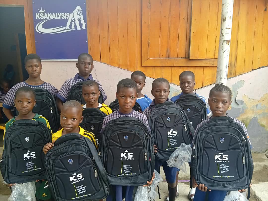 KSANALYSIS1's tweet photo. These are 20 students whose school fees were sponsored by K.S Analysis. The receipts are here, but the real reward is knowing these children have a better chance at a brighter future.

A little help today can change a child’s tomorrow. ❤️

#KSAnaylsisFoundation https://t.co/3k477C2ntS