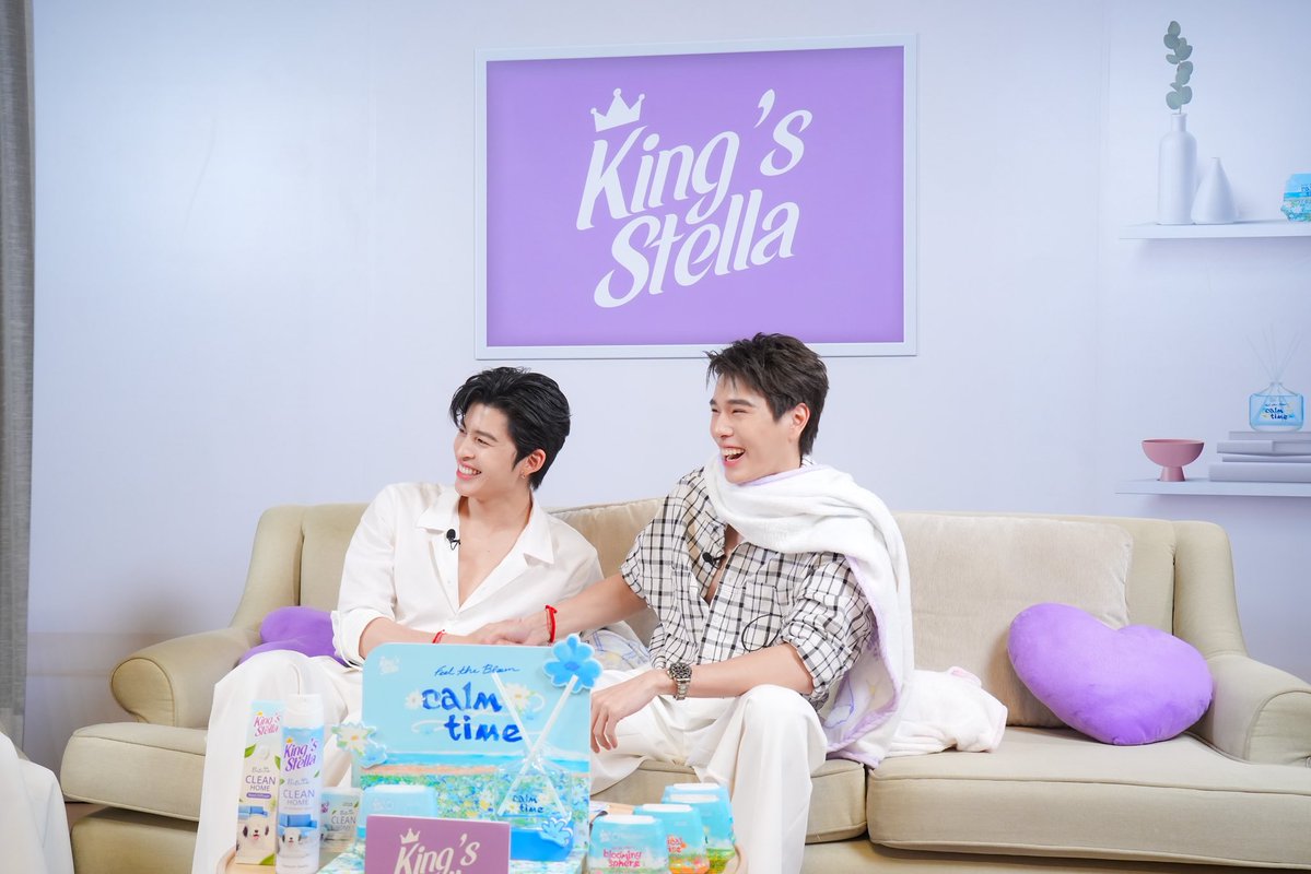kingstella_th's tweet photo. จ้องตากันอยู่ได้ คิดไรอะป่าวพี่ 💜

อุ๊ย!! เขิลอ่าาา

ภาพบรรยากาศงาน 
#KingStellaxPondPhuwinLive

King’s Stella ขอขอบคุณลูกค้าและ Lucky Fan ทุกๆท่านที่ให้การสนับสนุน มาช้อป มาฟินด้วยกัน 

ไว้เรามาฟินด้วยกันใหม่ นะคะ 💜

PONDPHUWIN X KINGSTELLA

#KingStellaxPondPhuwinLive
#KingStella