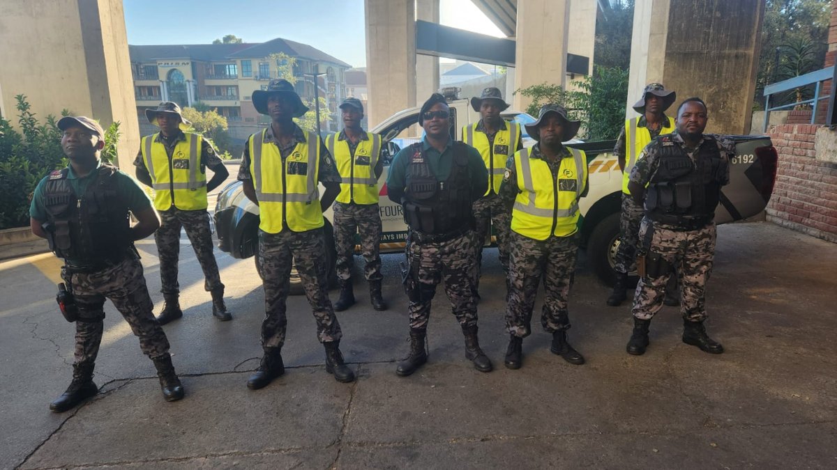 Fidelity_Secure's tweet photo. Every patrol has a purpose! 💚

Visibility matters. Our Fidelity Guarding team, in partnership with the Fourways Improvement District (FID), maintains a proactive presence across the area, monitoring vulnerable spots, identifying unusual activity and helping reduce opportunities for crime.

Every patrol is another opportunity to stay alert, act proactively and help keep people and property safe.

Keeping you safe, securing your assets.

#FidelityGuarding #FID #Fourways #Gauteng #VisiblePatrols #CrimePrevention