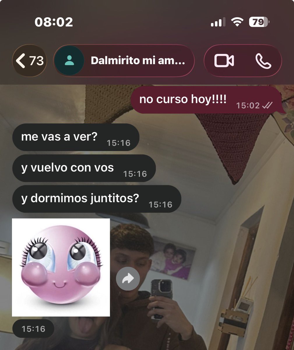lulirodd's tweet photo. esto es mi novio un jueves cualquiera queriéndome ver AUNQUE nos vimos hace dos días, y yo me conformaba con menos dios, diganle a la luli del pasado q todo vale la pena https://t.co/81336ebikr