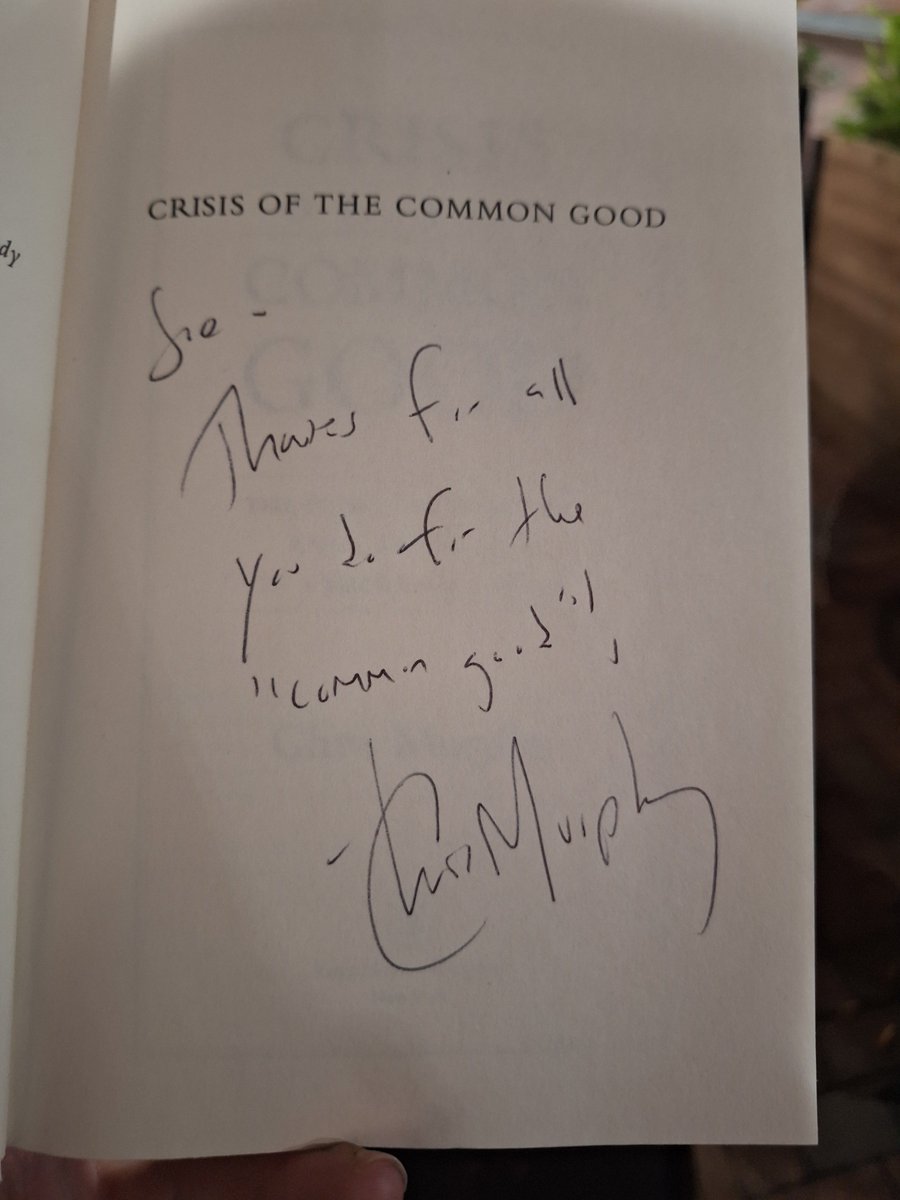 jayoung3292's tweet photo. @NancyWymanCT Great to see @ChrisMurphyCT and honored that he signed my book! ❤️ Looking forward to supporting his #PresidentialCampaign in 2028! 🙏 #NoKings 👑 #RIPNancyWyman 💔 #RestinPower ✊️ https://t.co/DmYeBUDZwd