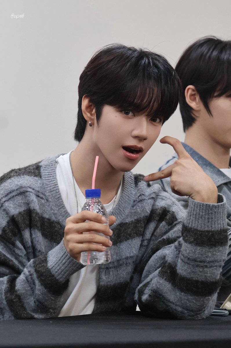 0421o6's tweet photo. 20261023

#AHOF #아홉
#JL #제이엘 https://t.co/2I33tEdMBW