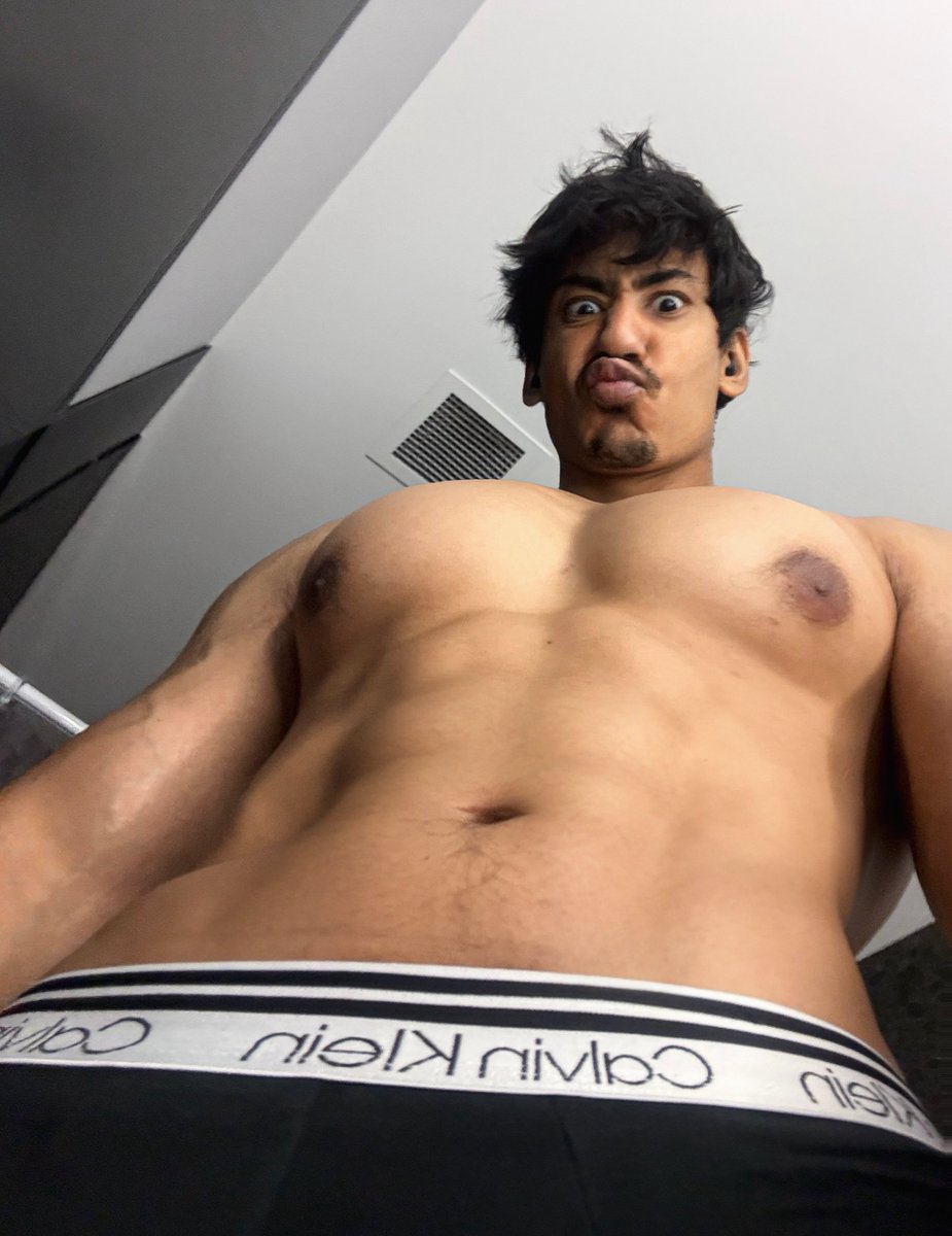 brownboynzfit's tweet photo. After workout  selfie , guess what I trained today https://t.co/sPL6STy3lA